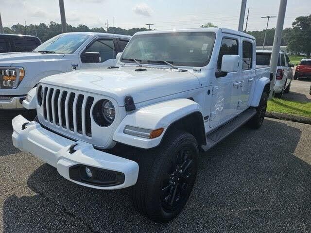 2021 Jeep Gladiator Overland — photo 1 of 1