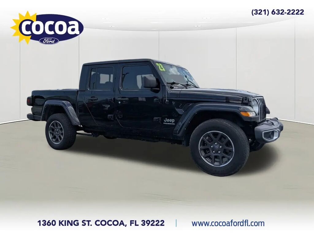 2023 Jeep Gladiator Overland — photo 1 of 14