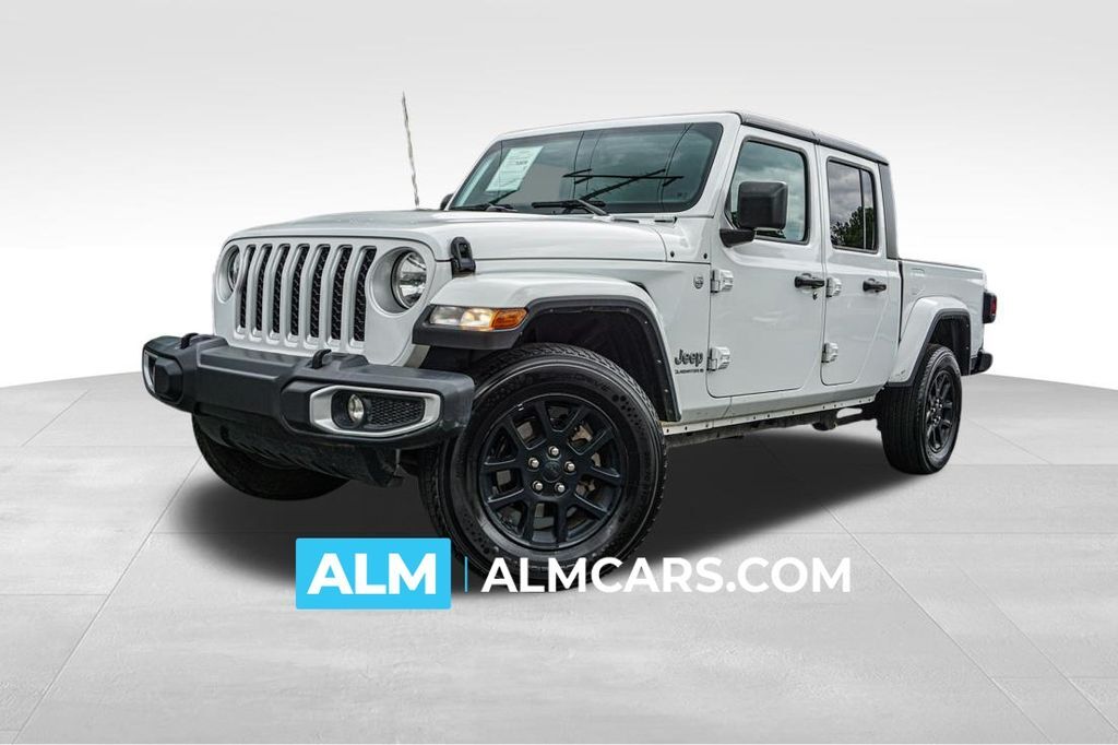 2023 Jeep Gladiator Overland — photo 1 of 16