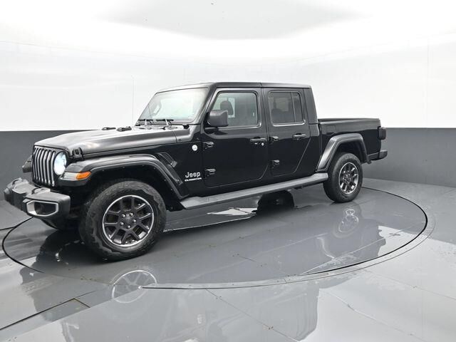 2022 Jeep Gladiator Overland — photo 1 of 26