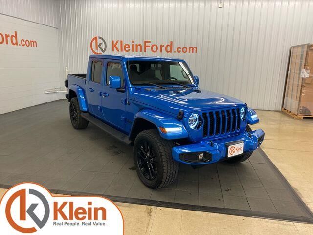 2022 Jeep Gladiator Overland — photo 1 of 11