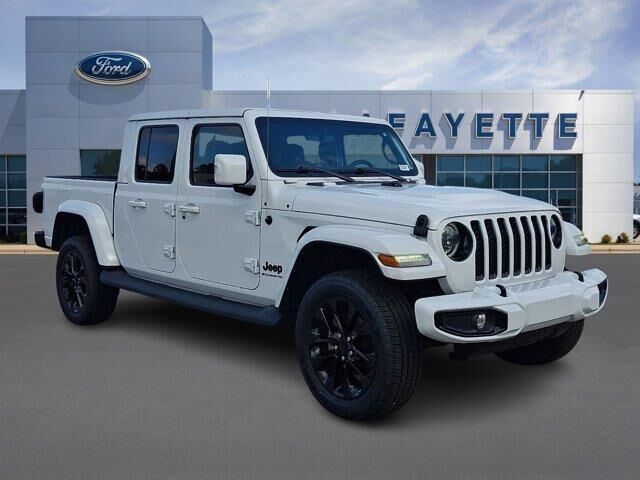2023 Jeep Gladiator Overland — photo 1 of 13