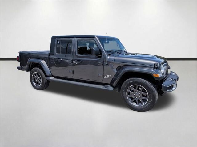 2023 Jeep Gladiator Overland — photo 1 of 13