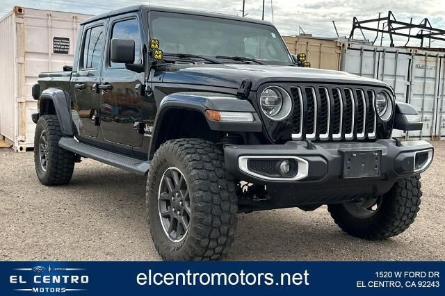 2021 Jeep Gladiator Overland — photo 1 of 25