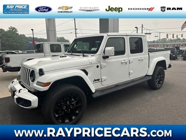 2022 Jeep Gladiator Overland — photo 1 of 13