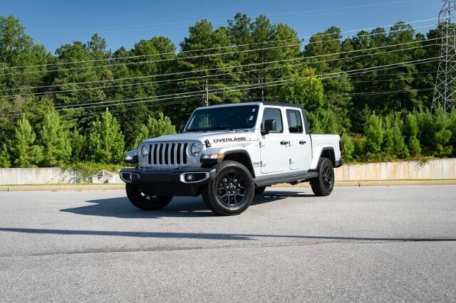 2023 Jeep Gladiator Overland — photo 1 of 13