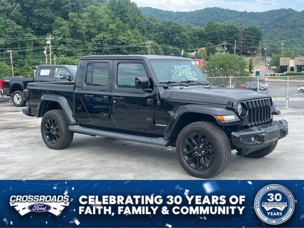 2021 Jeep Gladiator Overland — photo 1 of 15