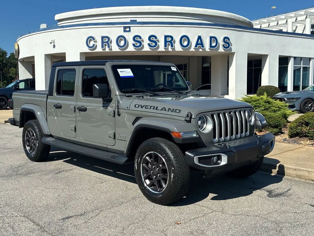 2022 Jeep Gladiator Overland — photo 1 of 26
