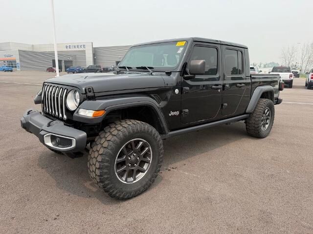 2020 Jeep Gladiator Overland — photo 1 of 13