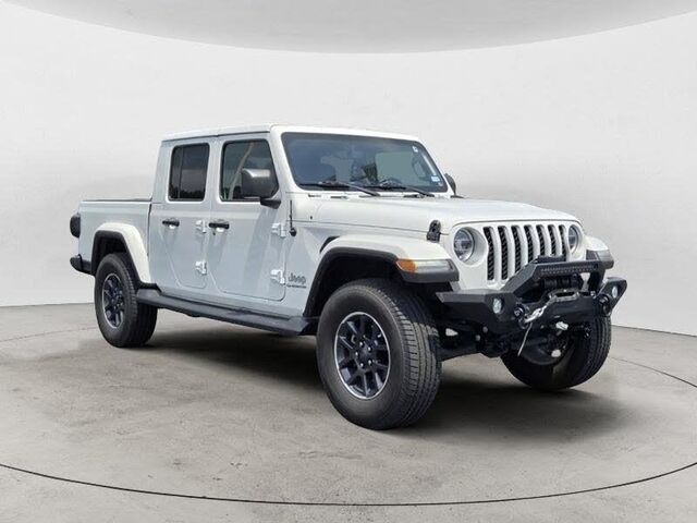 2022 Jeep Gladiator Overland — photo 1 of 1