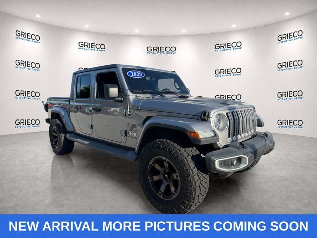 2020 Jeep Gladiator Overland — photo 1 of 11