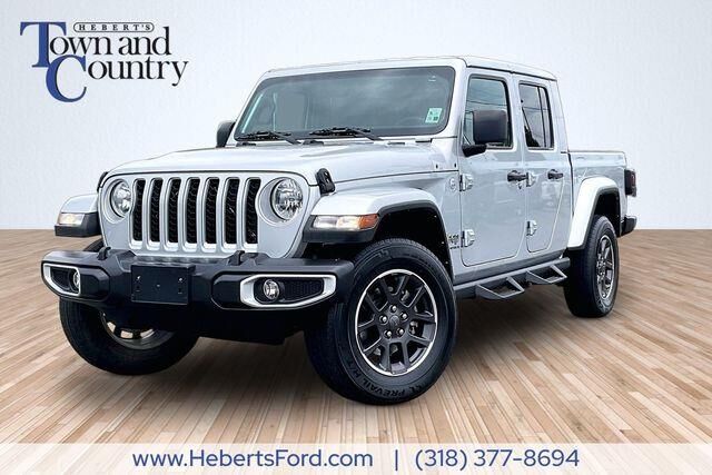 2023 Jeep Gladiator Overland — photo 1 of 13