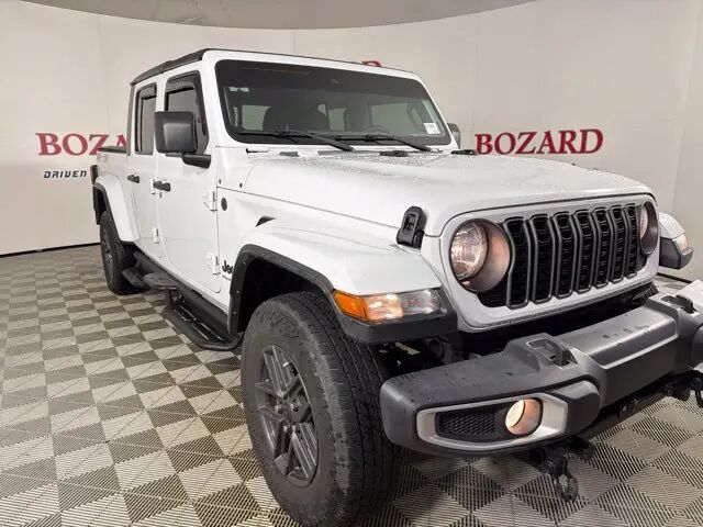 2024 Jeep Gladiator Sport