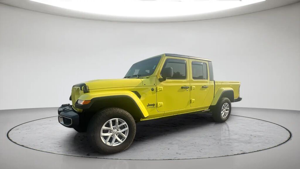 2023 Jeep Gladiator Willys Sport — photo 1 of 25