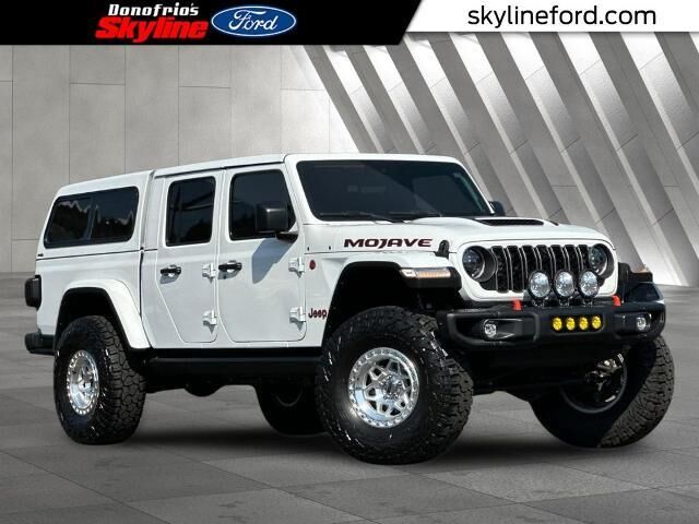 2024 Jeep Gladiator Mojave — photo 1 of 26