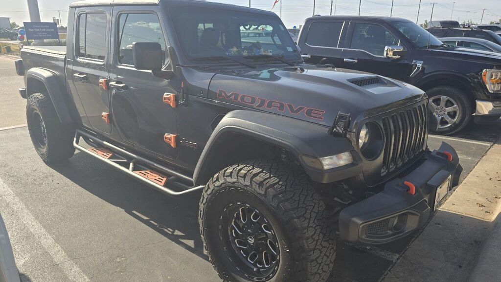 2021 Jeep Gladiator Mojave — photo 1 of 3