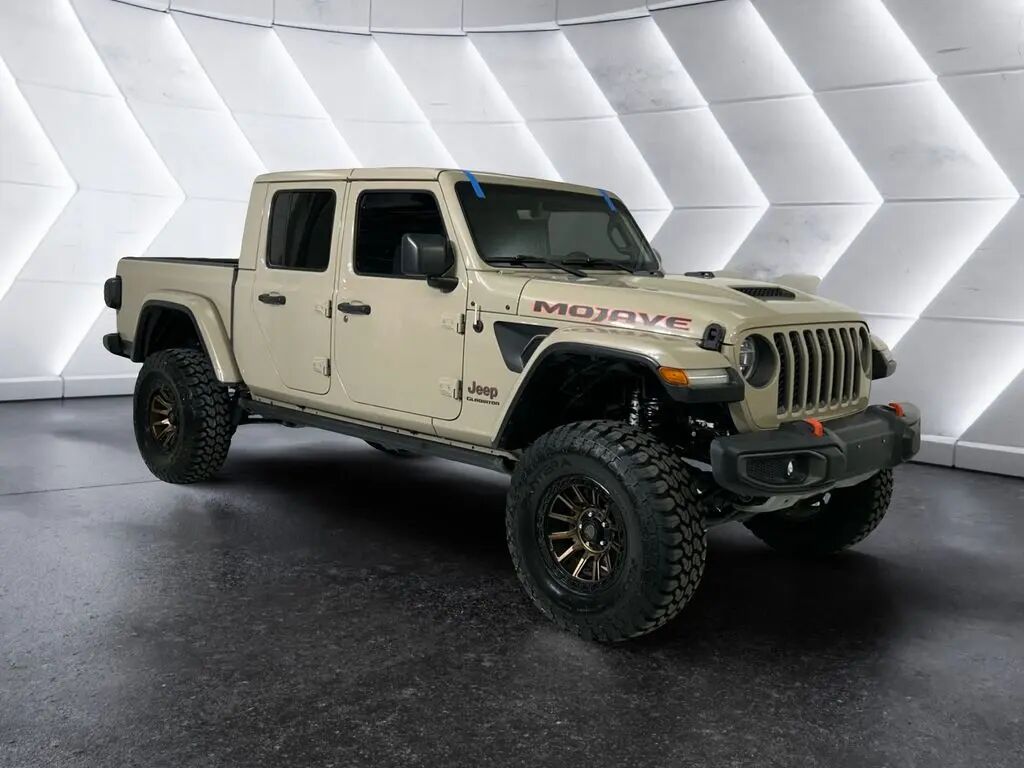 2020 Jeep Gladiator Mojave — photo 1 of 17