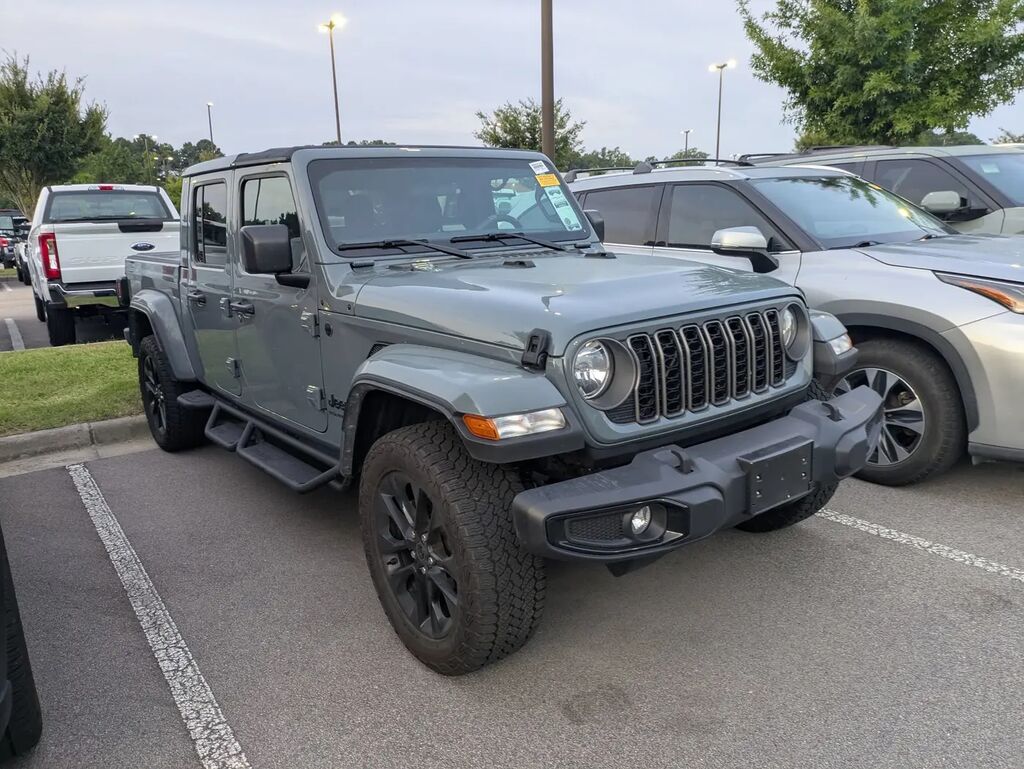 2025 Jeep Gladiator Sport — photo 1 of 28