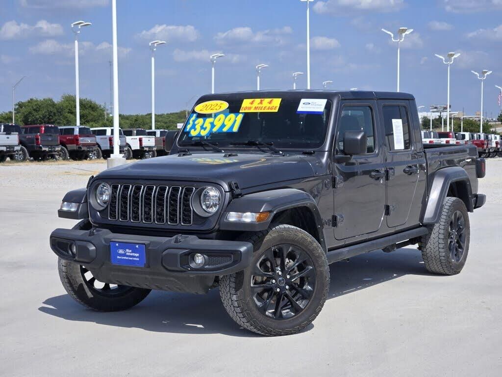 2025 Jeep Gladiator Sport — photo 1 of 3