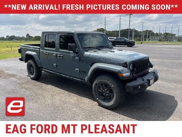 2025 Jeep Gladiator Sport — photo 1 of 39