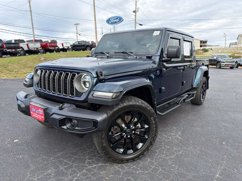 2025 Jeep Gladiator Sport — photo 1 of 13