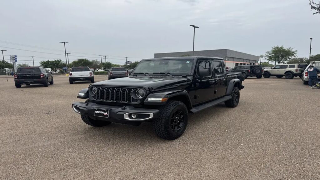 2025 Jeep Gladiator Sport — photo 1 of 36