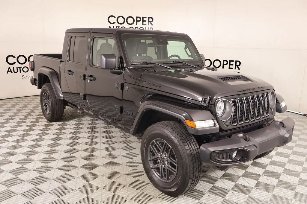2025 Jeep Gladiator Big Bear — photo 1 of 13