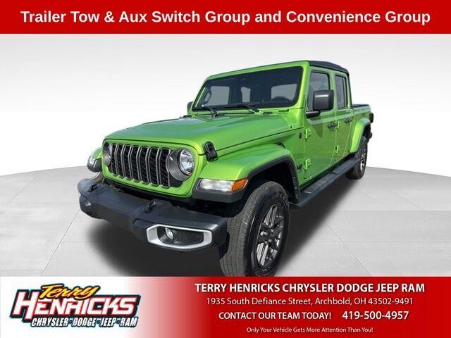2025 Jeep Gladiator Sport — photo 1 of 13