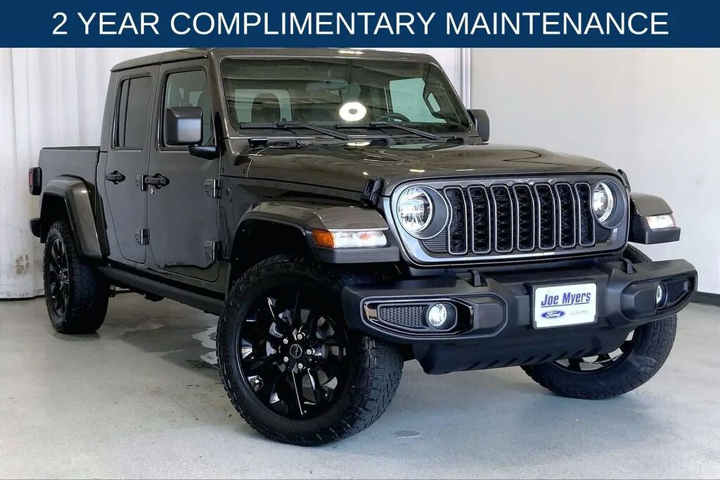 2025 Jeep Gladiator Sport — photo 1 of 17