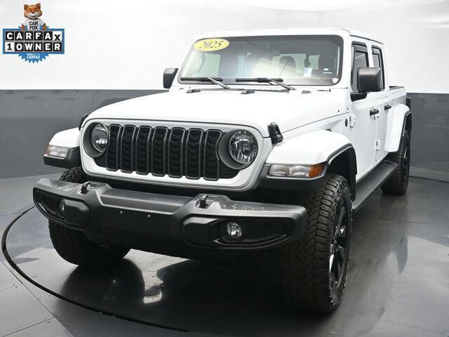 2025 Jeep Gladiator NightHawk