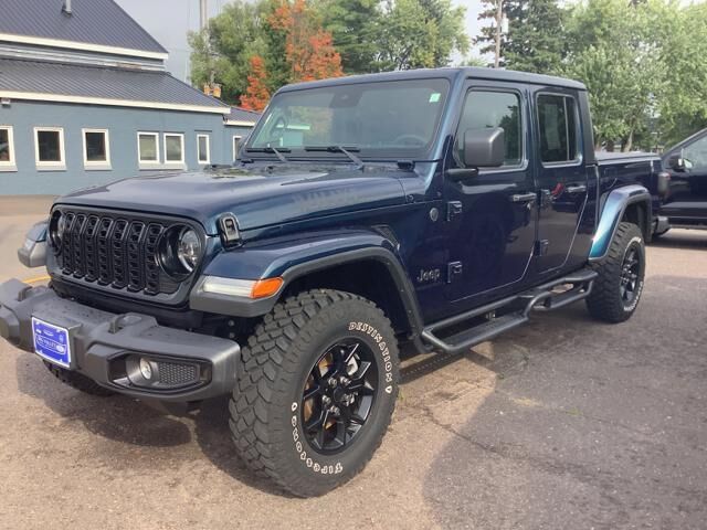 2025 Jeep Gladiator Sport — photo 1 of 13