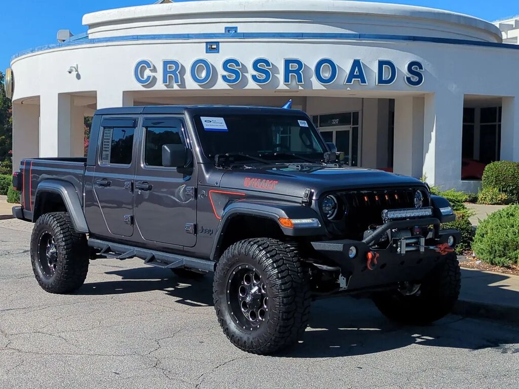 2025 Jeep Gladiator Sport — photo 1 of 13