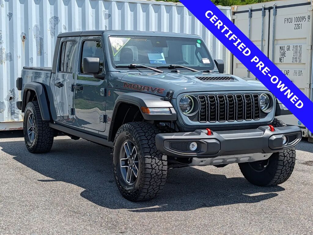 2025 Jeep Gladiator Mojave — photo 1 of 14