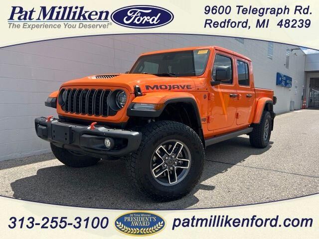 2025 Jeep Gladiator Mojave — photo 1 of 13