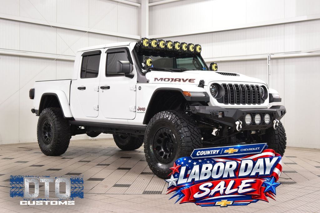 2025 Jeep Gladiator Mojave — photo 1 of 13