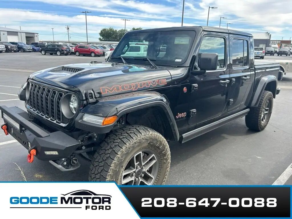 2025 Jeep Gladiator Mojave — photo 1 of 8
