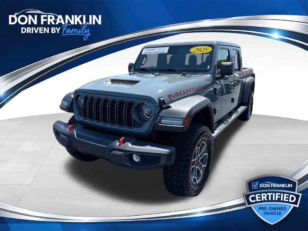 2025 Jeep Gladiator Mojave — photo 1 of 13