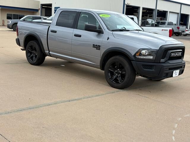 2024 Ram 1500 Classic SLT — photo 1 of 11