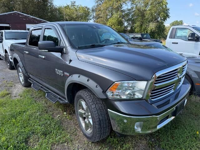 2018 Ram 1500 SLT — photo 1 of 2