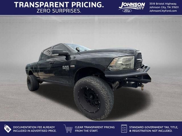 2019 Ram 1500 Classic SLT — photo 1 of 9