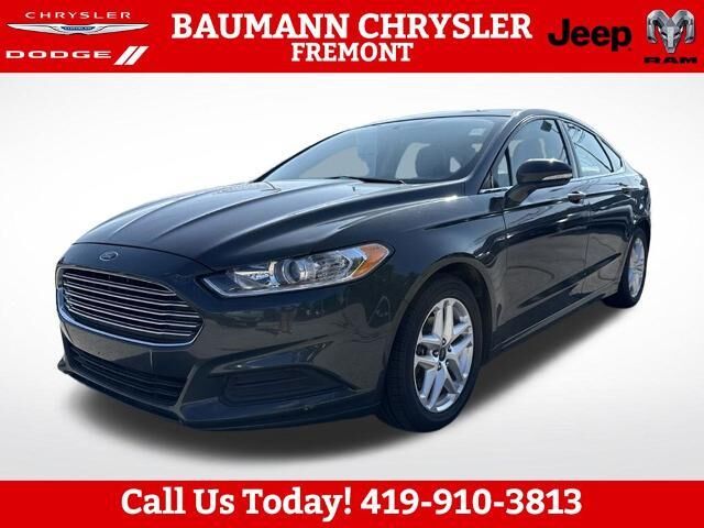 2016 Ford Fusion SE — photo 1 of 26