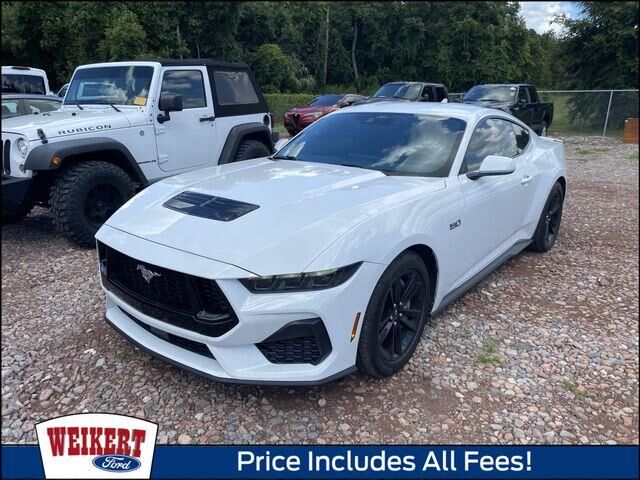 2026 Ford Mustang GT — photo 1 of 13