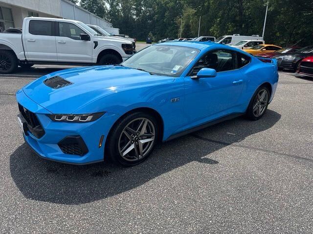 2025 Ford Mustang GT — photo 1 of 13