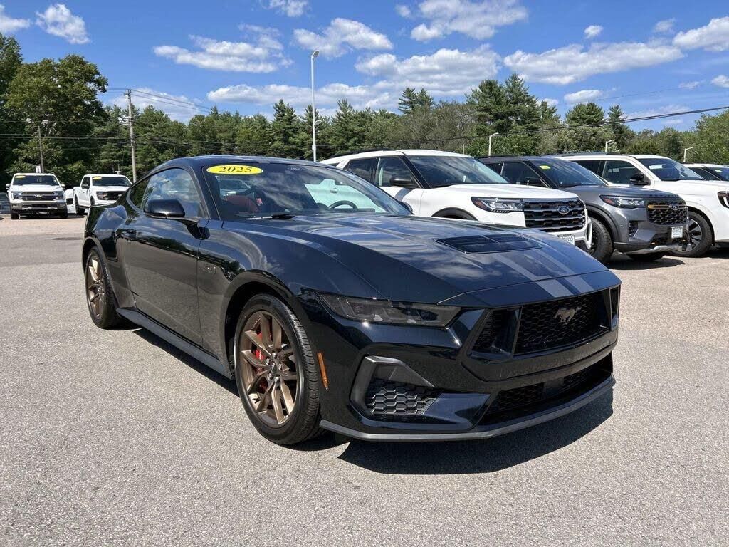 2025 Ford Mustang GT Premium — photo 1 of 3