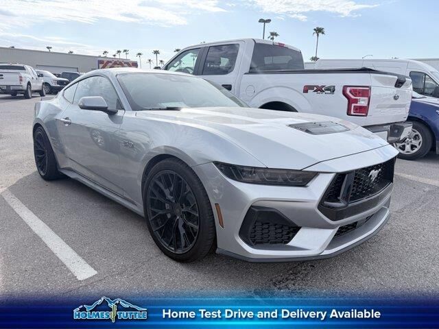 2025 Ford Mustang GT — photo 1 of 4