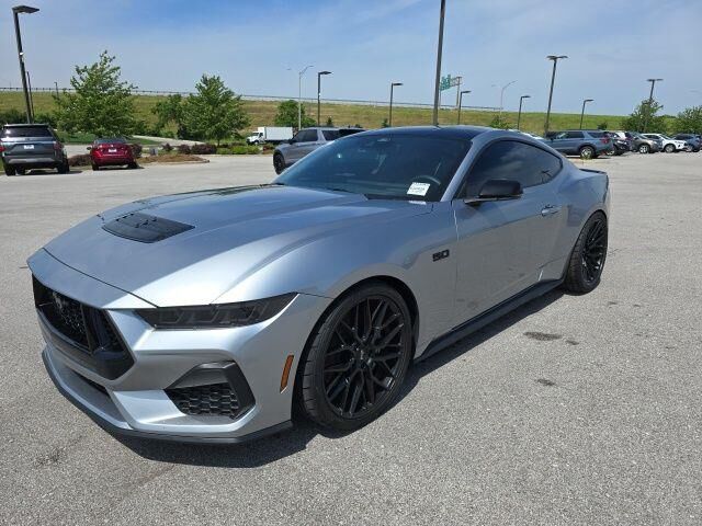 2025 Ford Mustang GT Premium — photo 1 of 13
