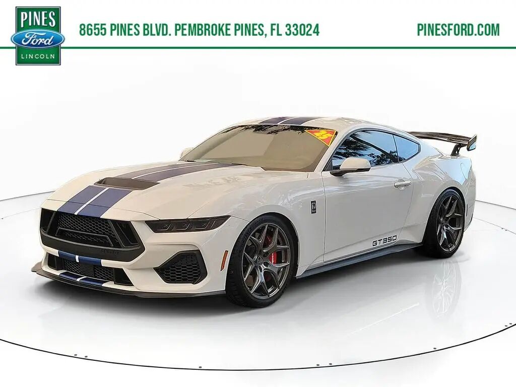2025 Ford Mustang GT — photo 1 of 13