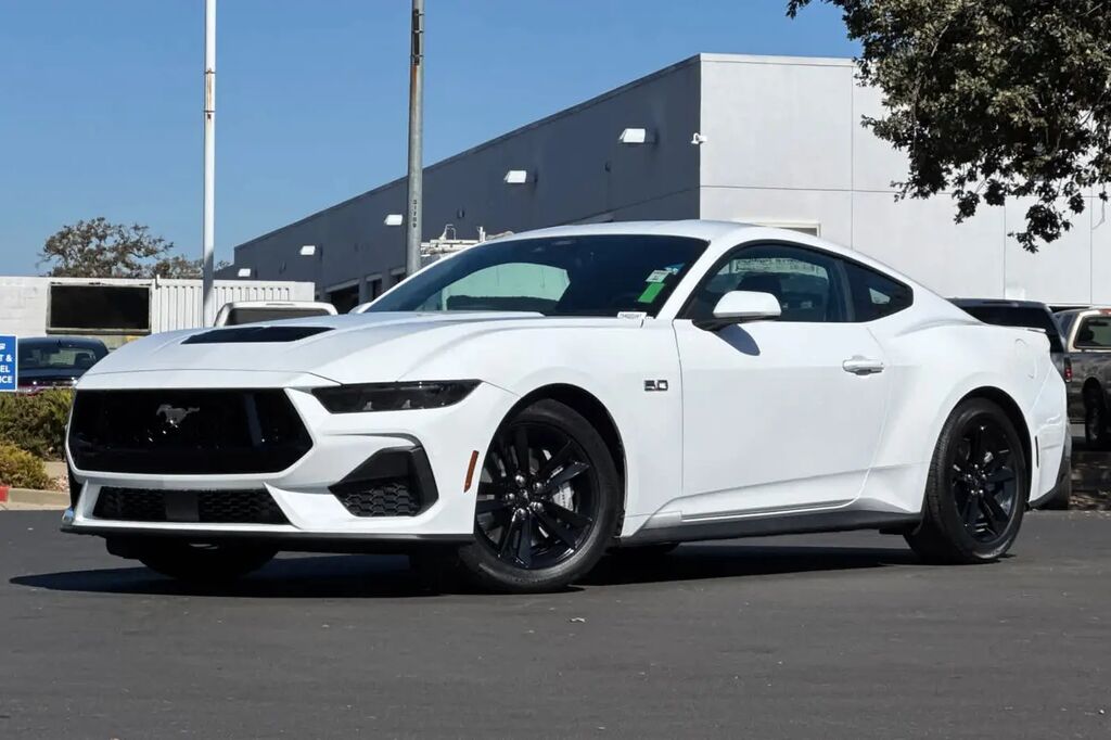 2026 Ford Mustang GT — photo 1 of 13