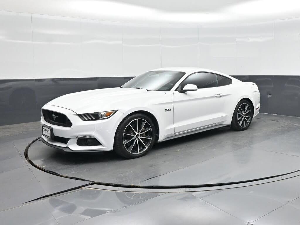 2017 Ford Mustang GT — photo 1 of 1