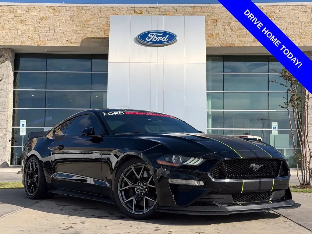 2019 Ford Mustang GT — photo 1 of 13